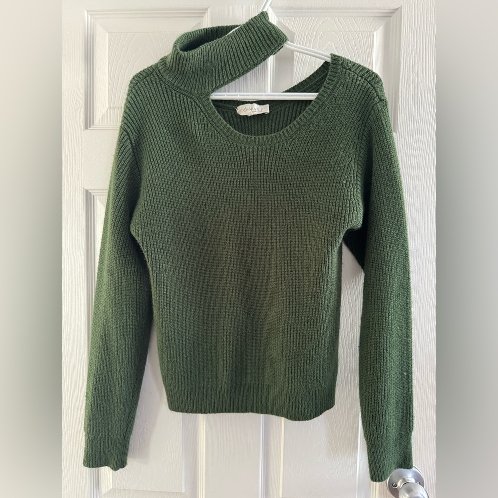 Wayf Forest Green Women's Turtle Meck/Crew Neck Sweater